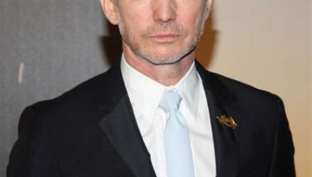 Baz Luhrmann: Görsel Şölenlerin Yaratıcısı ve Sanatsal Yönetmen